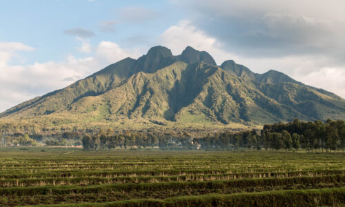 4 Days Rwanda Gorillas and Mount Bisoke Hiking Safari Mount Bisoke hiking tour:,4 Days Rwanda Gorillas and Mount Bisoke Hiking Safari